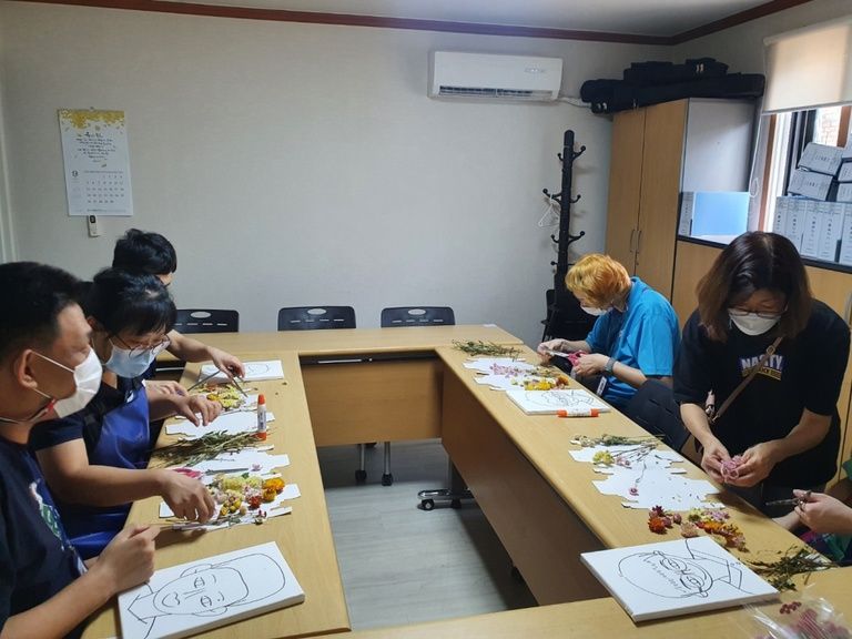 <9월 원예동아리> 드라이플라워 자화상